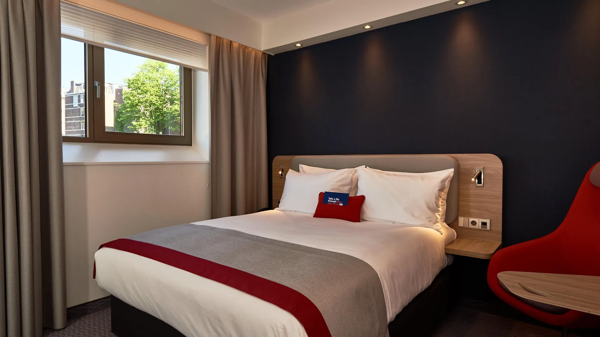 Holiday Inn Express Amsterdam - City Hall By Ihg