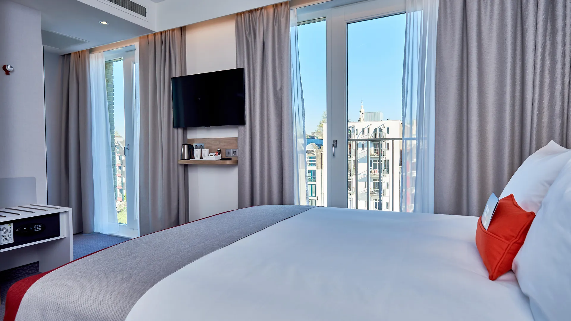 Holiday Inn Express Amsterdam - City Hall By Ihg