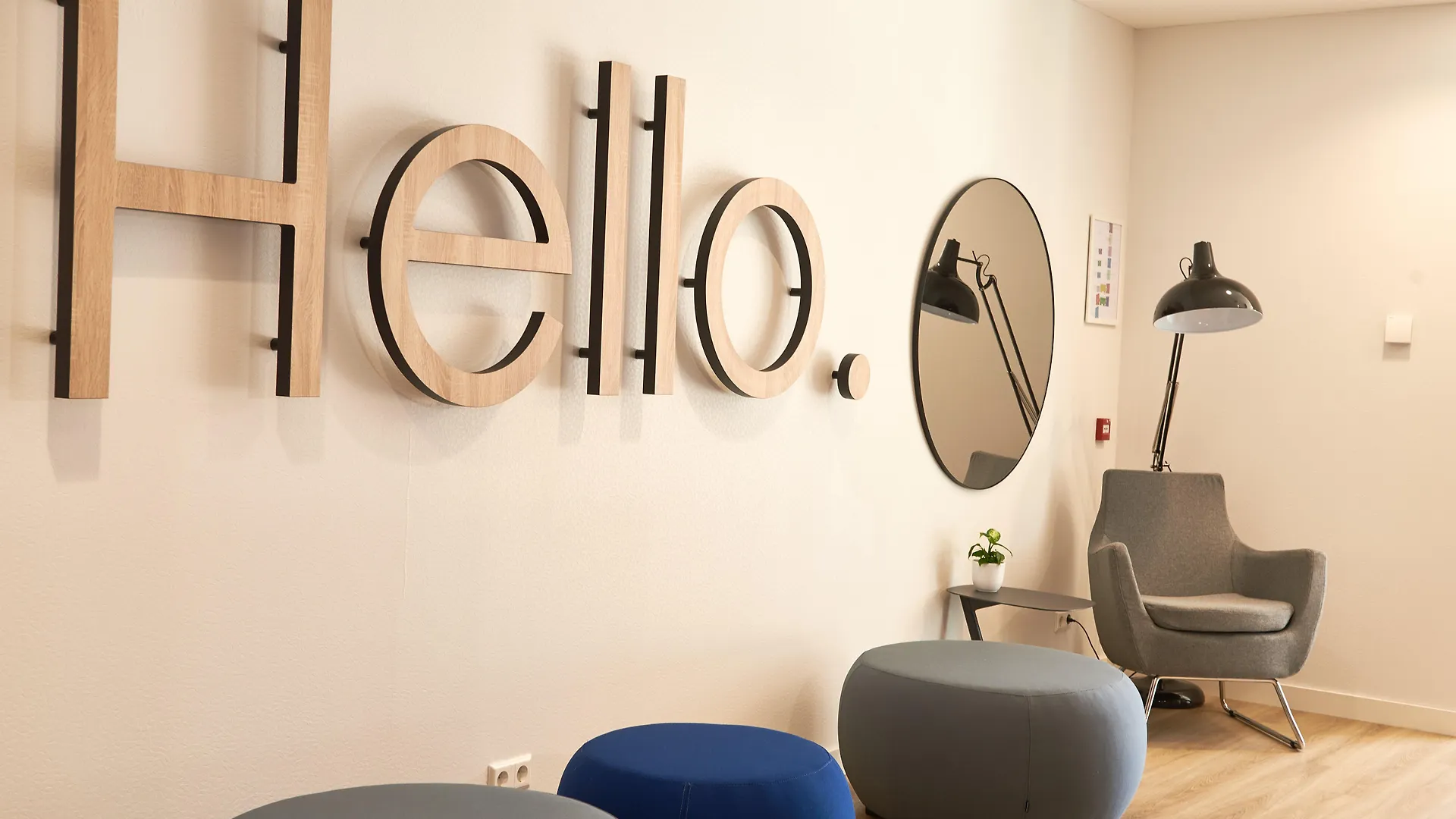 Holiday Inn Express Amsterdam - City Hall By Ihg 3*,