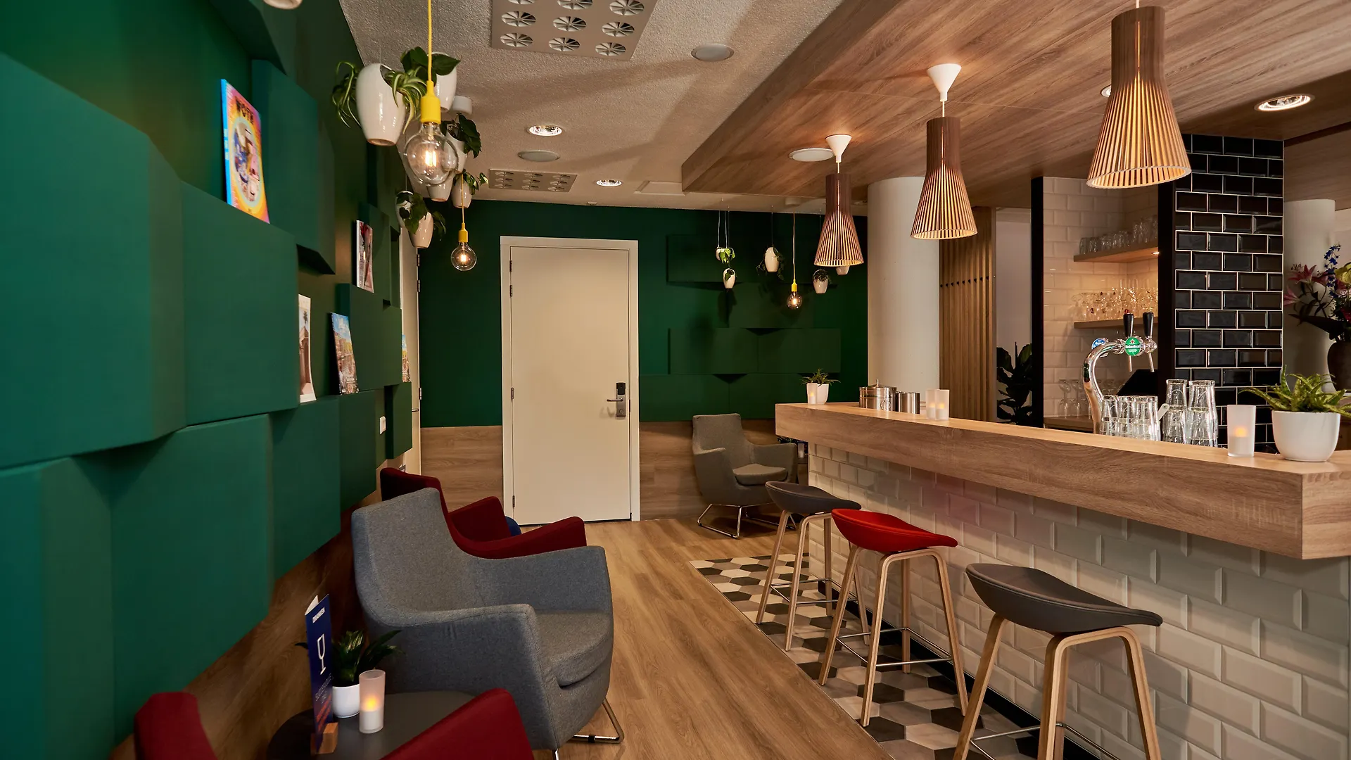 Hotel Holiday Inn Express Amsterdam - City Hall By Ihg