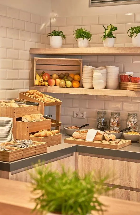 Holiday Inn Express Amsterdam - City Hall By Ihg