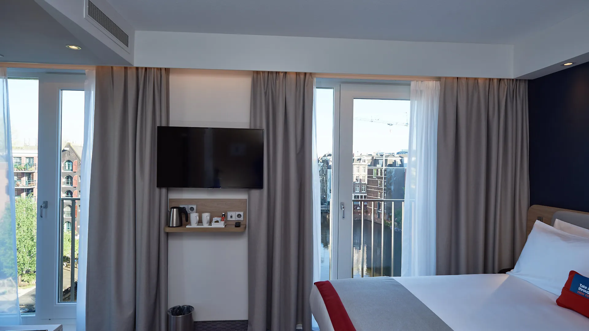 Holiday Inn Express Amsterdam - City Hall By Ihg Hotel
