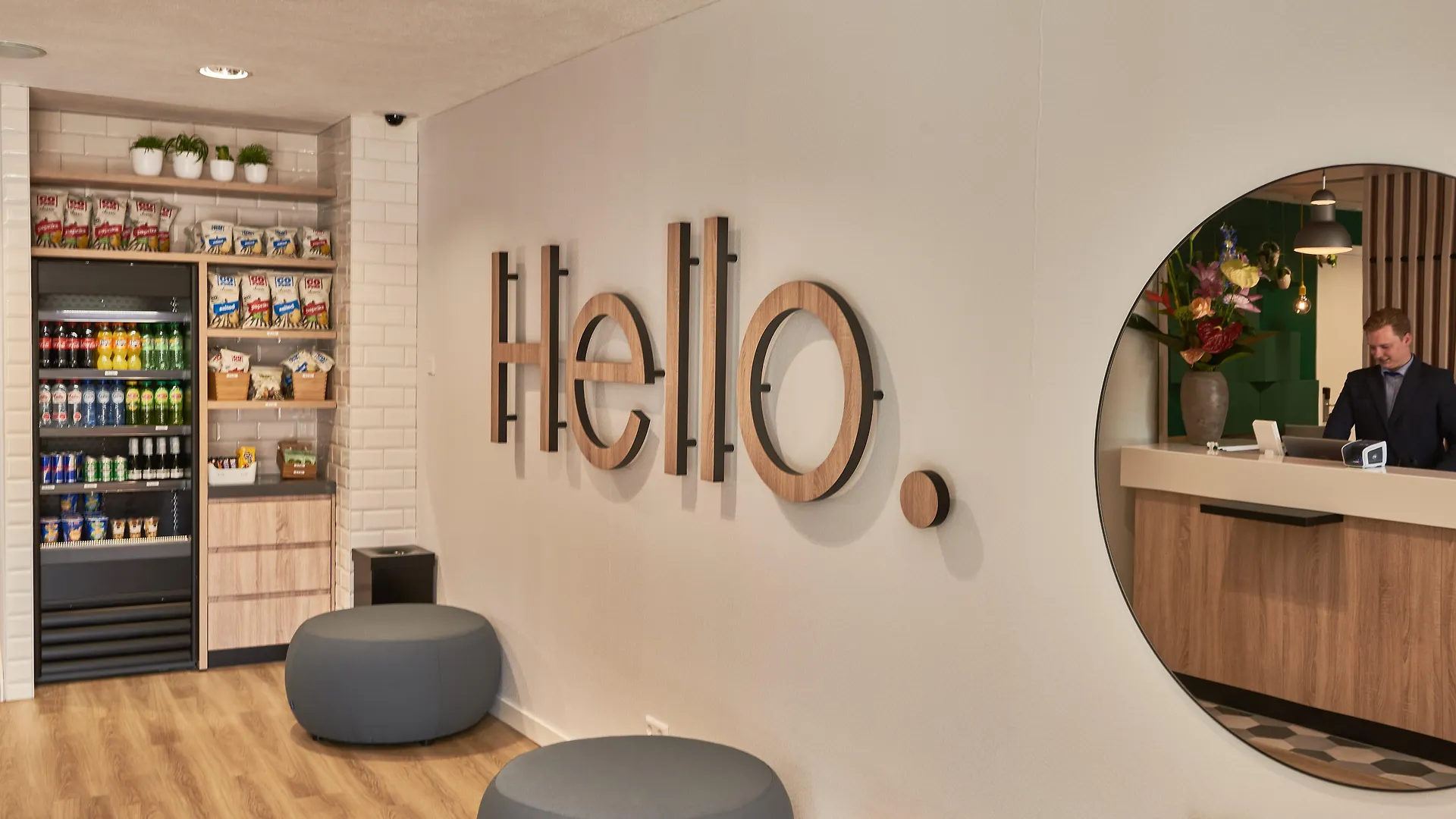 Holiday Inn Express Amsterdam - City Hall By Ihg 3*,