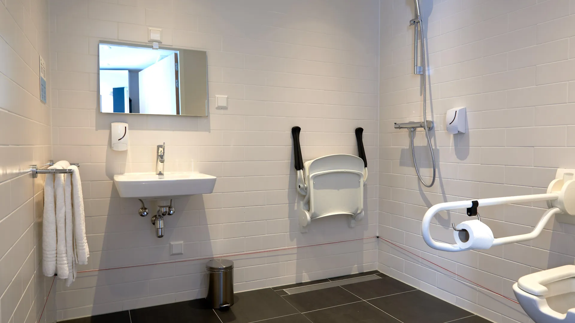 Holiday Inn Express Amsterdam - City Hall By Ihg Hotel